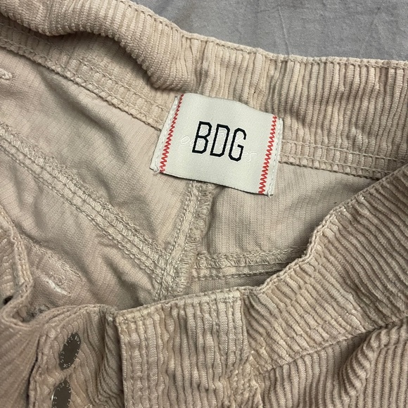 Urban Outfitters BDG Beige Corduroy Women Shorts Size 4 - Picture 2 of 4
